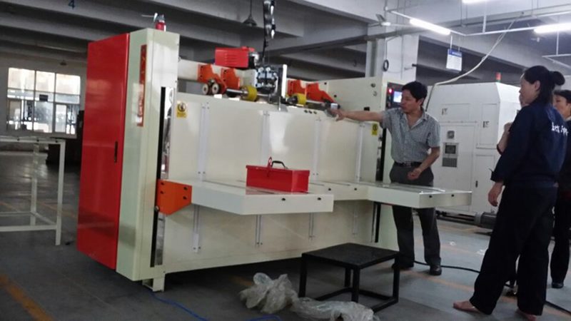 揭秘热收缩膜打包机：性能与选型的关键考量